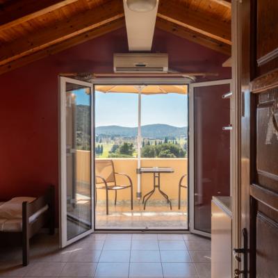 Niforato Studios Enos 46